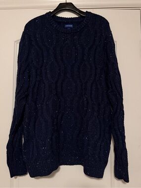 Club Room Men’s XL Navy Cable-Knit Crew Sweater with Fleck pattern. Gently used.